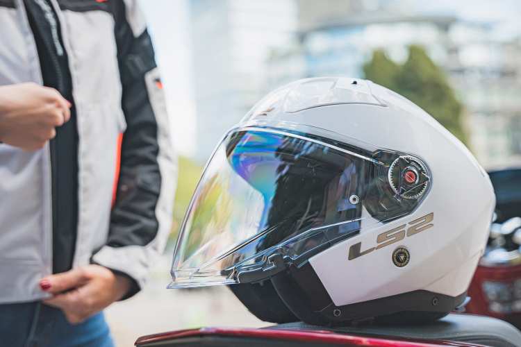 Kask Motocyklowy KASK LS2 OF603 INFINITY II SOLID WHITE -06 z Pinlockiem HOMOLOGATION: ECE 22.06 *